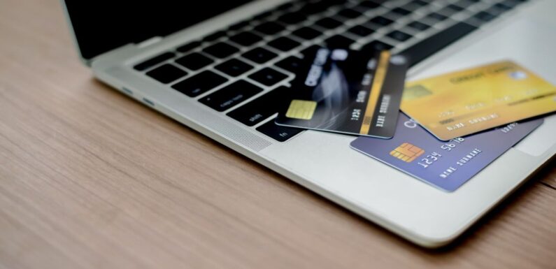 How Can You Earn More While Paying Through Credit Cards?